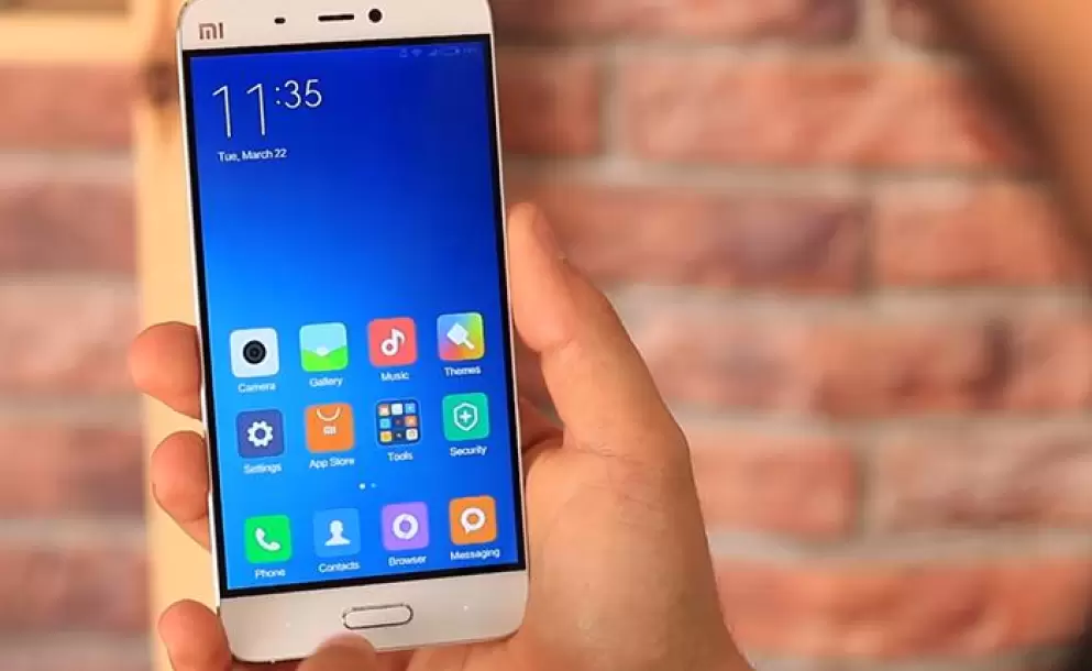 Xiaomi-Mi-5-primer-plano-700x500