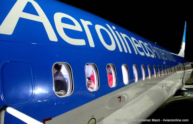 Aerolneas-Argentinas-Boeing-737-800