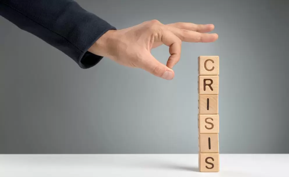 crisis-mesage-on-wooden-blocks