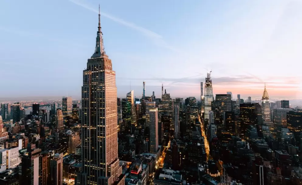 beautiful-view-of-the-empire-states-and-skyscrapers-in-new-york-city-1