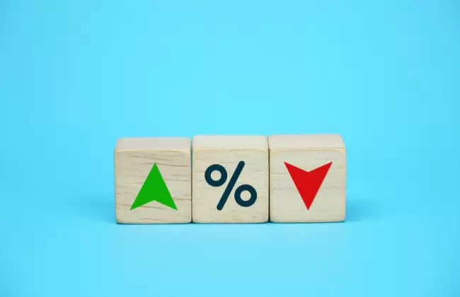 interest-rate-financial-and-mortgage-rates-concept-wooden-cube-block-with-icon-percentage