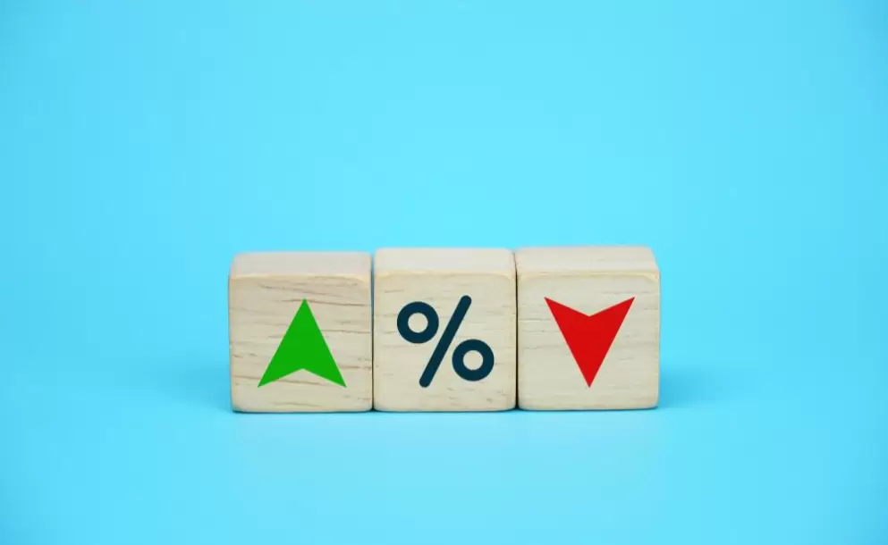 interest-rate-financial-and-mortgage-rates-concept-wooden-cube-block-with-icon-percentage