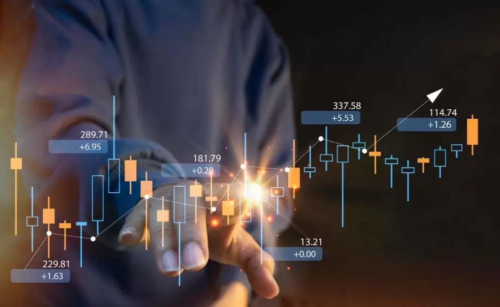 estrategia-planificacion-mercado-valores-crecimiento-empresarial-progreso-o-exito-empresario-o-comerciante-toques-manuales-que-muestran-acciones-holog