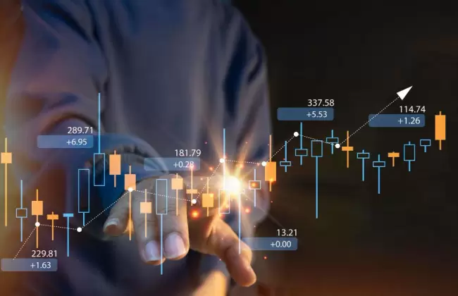 estrategia-planificacion-mercado-valores-crecimiento-empresarial-progreso-o-exito-empresario-o-comerciante-toques-manuales-que-muestran-acciones-holog