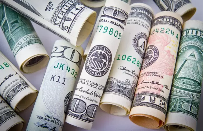 Los expertos dieron recomendaciones de acciones, bonos y análisis de balances empresariales
